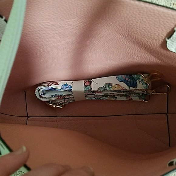 Purses - Picture 7 of 7